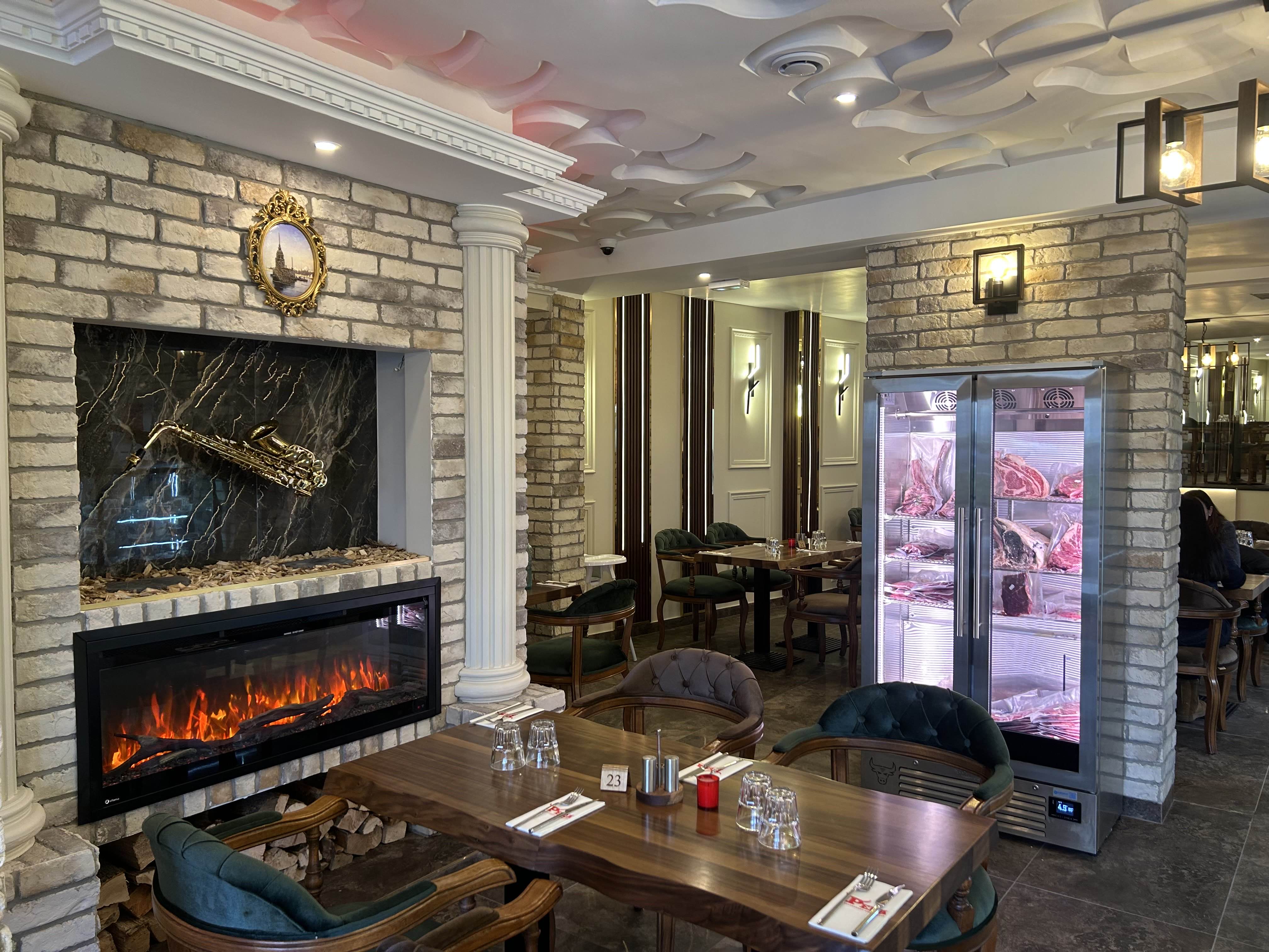 Salle principale du restaurant Pera Argenteuil